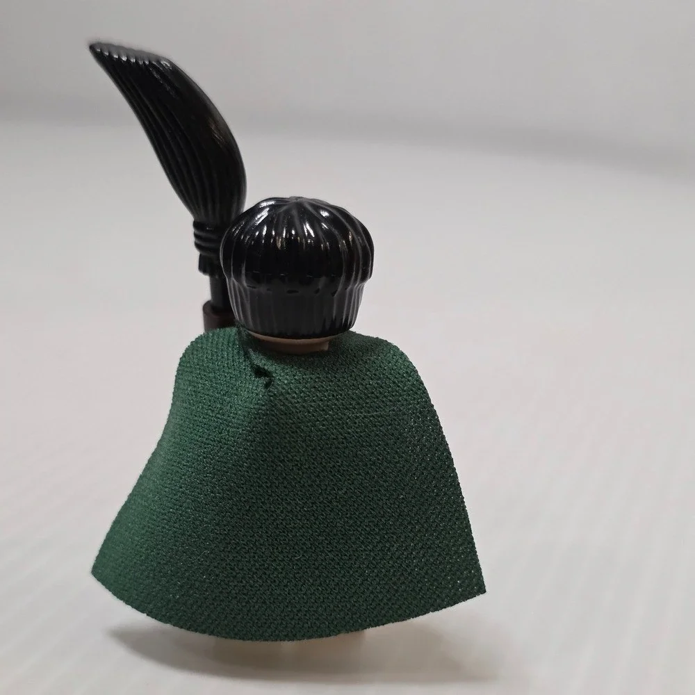 LEGO‎ Harry Potter Slytherin Student Minifigure Cape Broom
